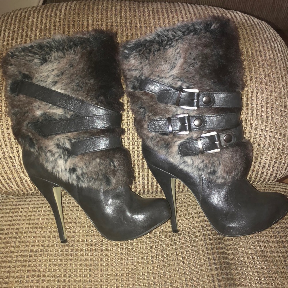 Aldo faux fur buckle boots✨